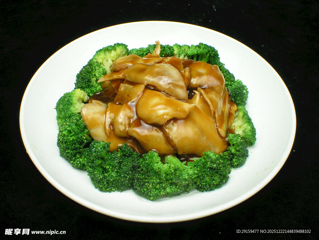 鲍汁杏鲍菇配西兰花