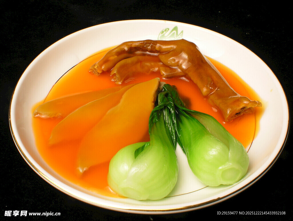 鲍汁扣牛筋配时蔬