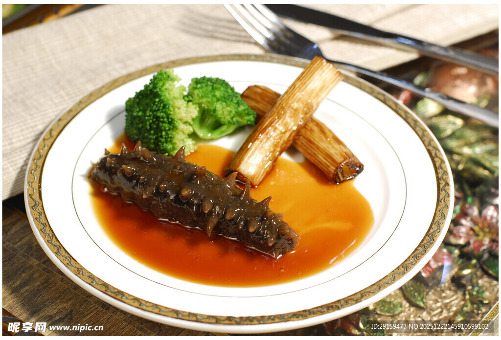 美味海参佳肴摆盘精致