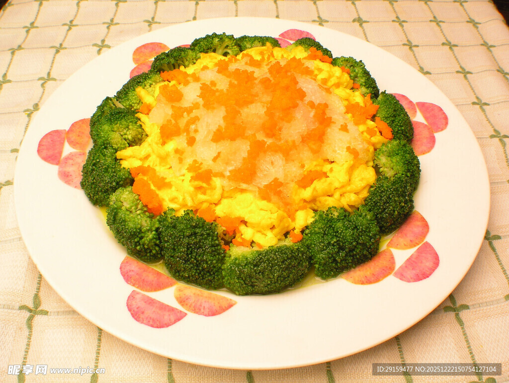 虾仁西兰花摆盘美食