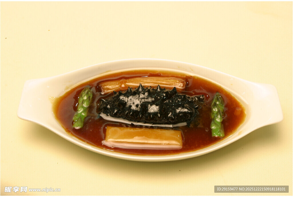 红烧海参配时蔬