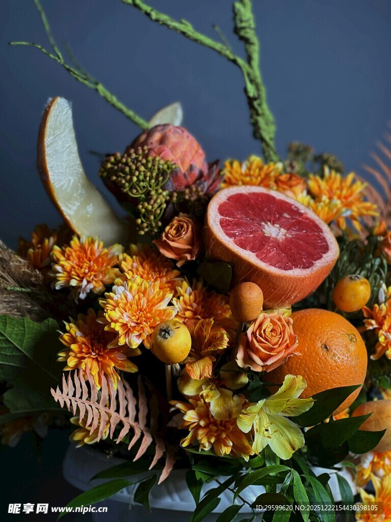 多彩水果花卉组合静物