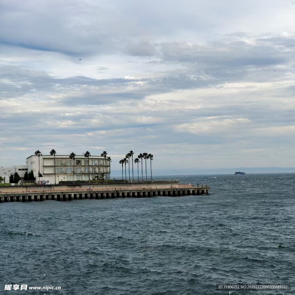 海边码头的美丽建筑