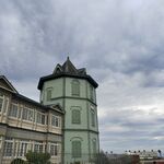 复古绿塔楼建筑外观