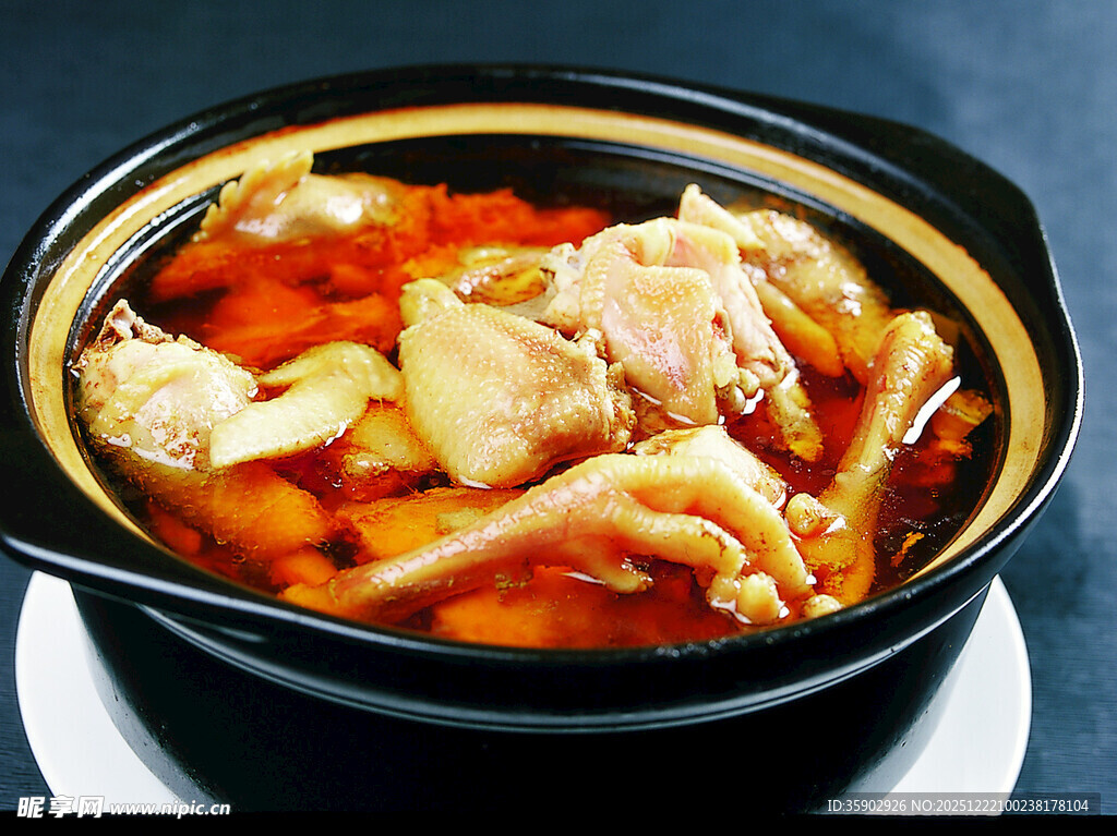 煲仔锅菜品东阳土鸡煲