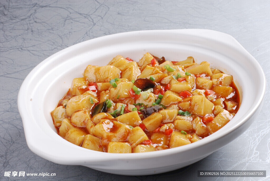 煲仔锅菜品变蛋煲米豆腐