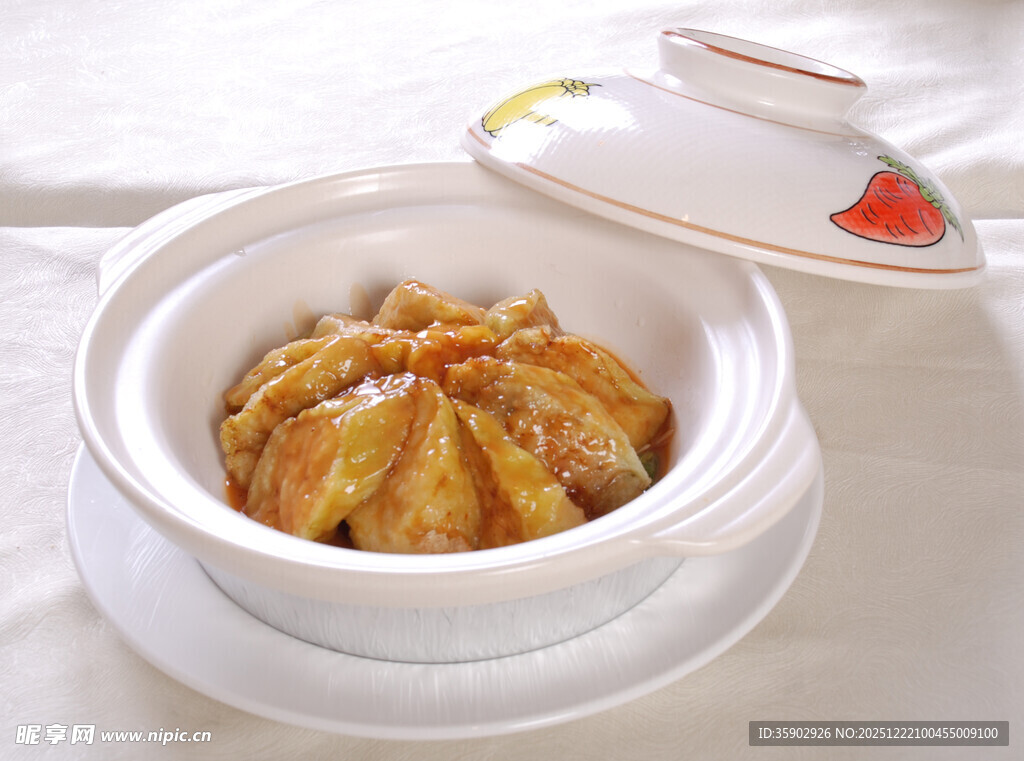 煲仔锅菜品鲍汁芋香茄盆