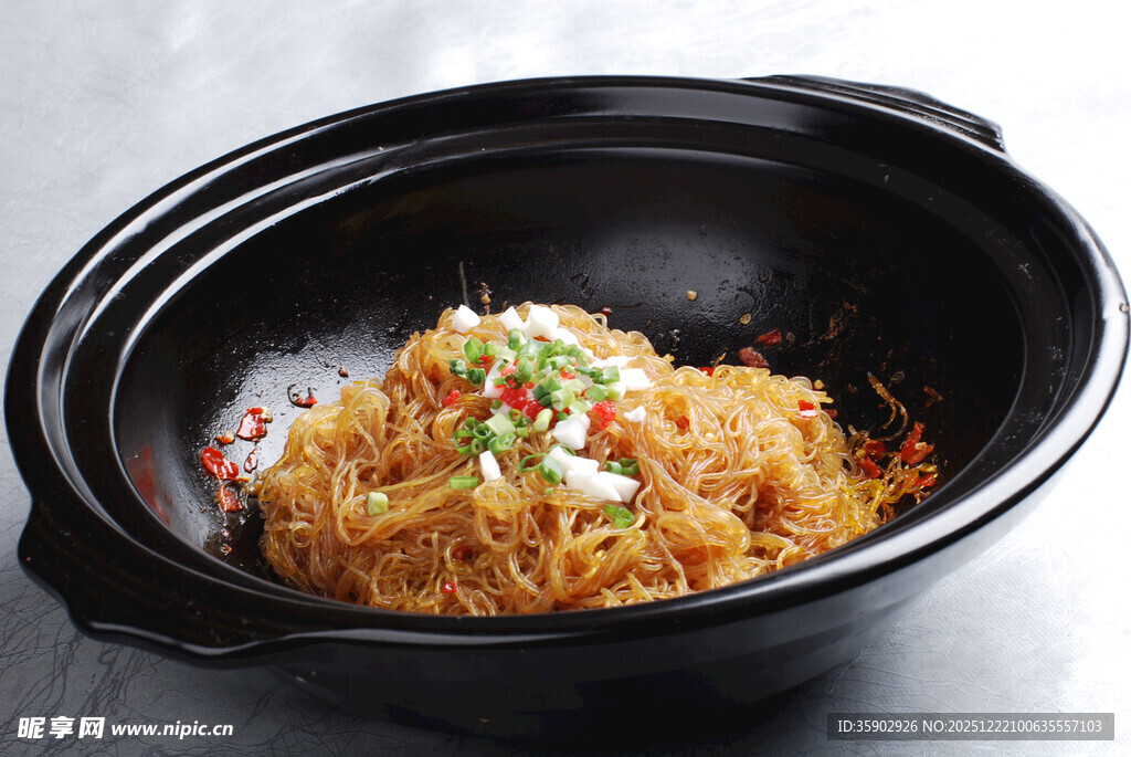 煲仔锅菜品海皇粉丝煲