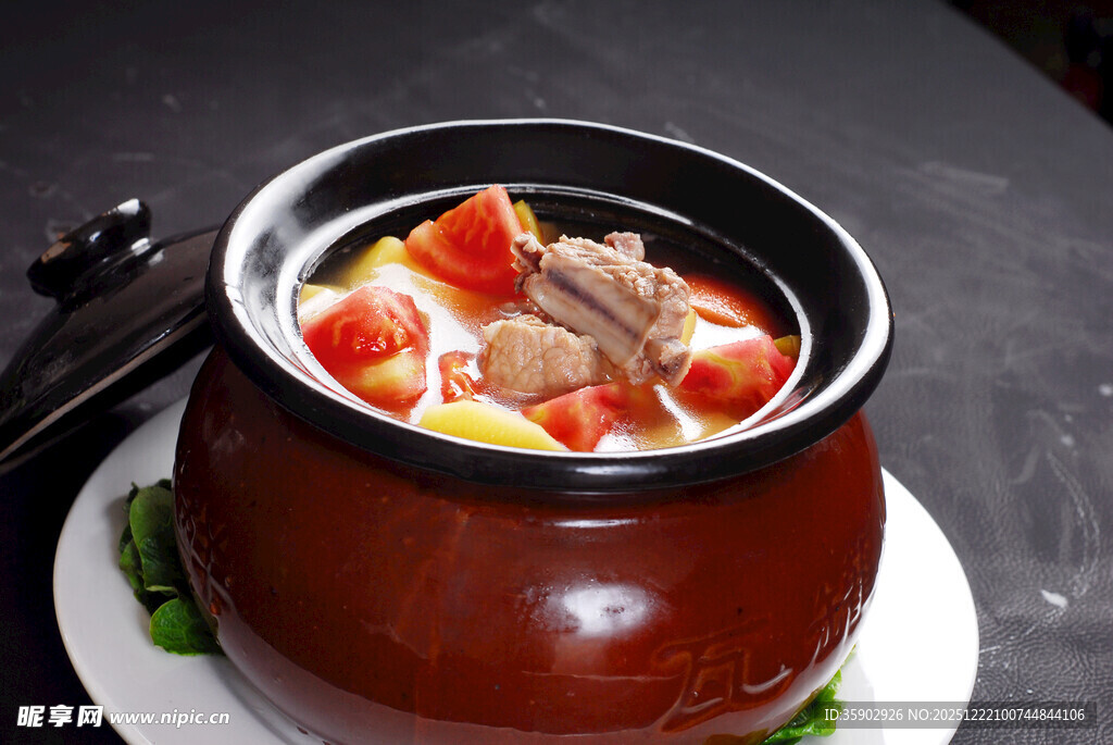 煲仔锅菜品蕃茄煲仔排