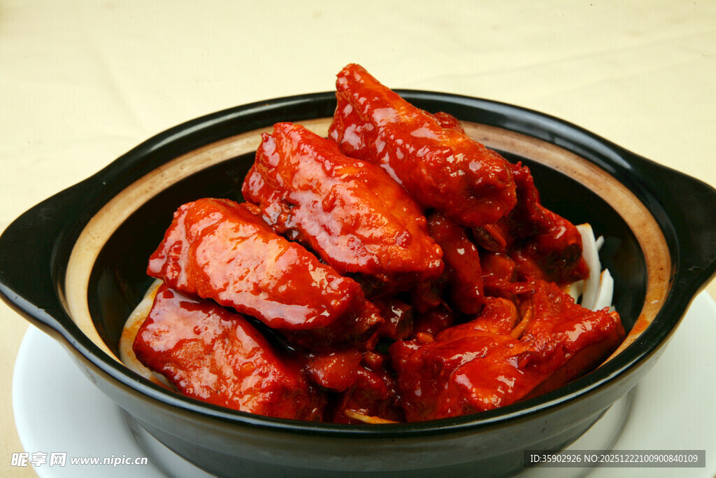 煲仔锅菜品红曲江南骨