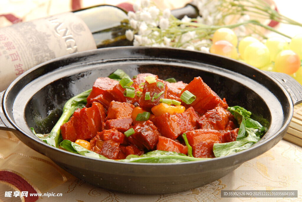 煲仔锅菜品金太阳红烧肉