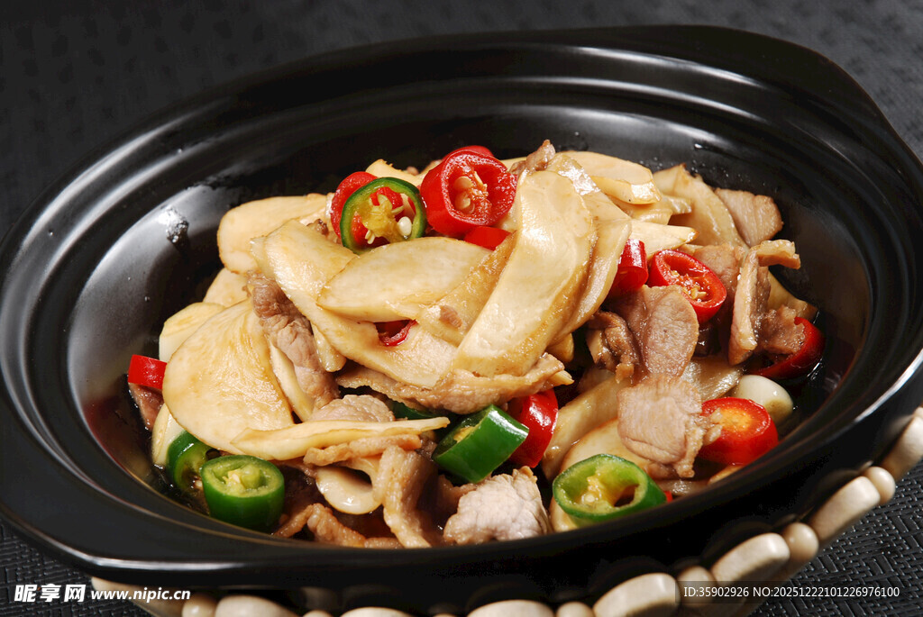 煲仔锅菜品美级杏鲍菇