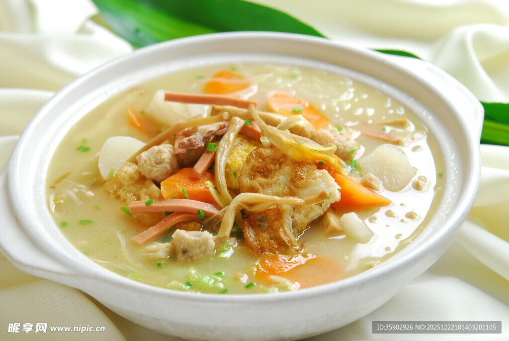 煲仔锅菜品农家烩菜