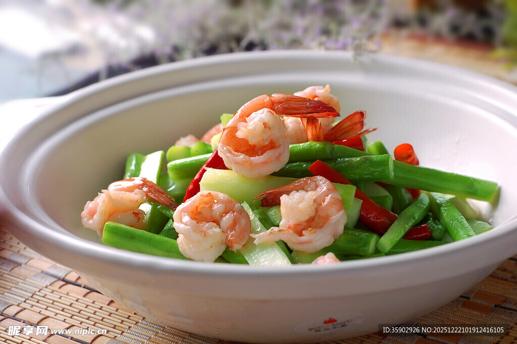 煲仔锅菜品砂煲芦笋