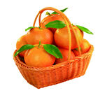 装满芦柑的藤编篮子