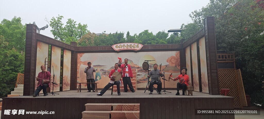 陕西西安户外舞台表演场景