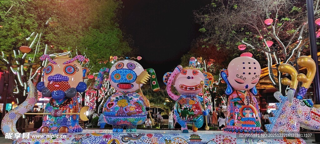 陕西西安多彩民俗面具陈列展示