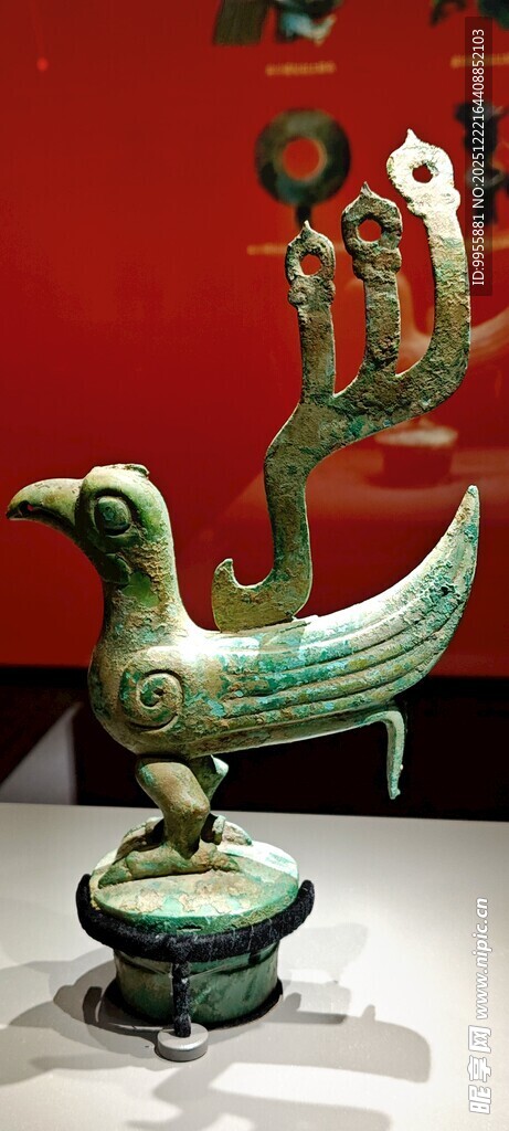 青铜飞鸟摆件古韵十足