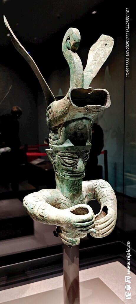 广东珠海奇特造型的抽象艺术雕塑