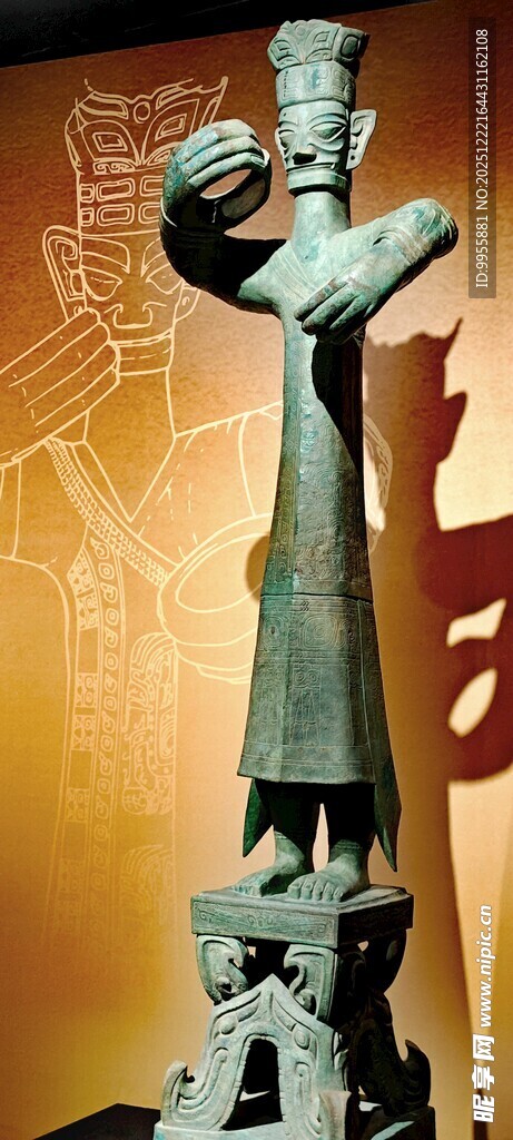 广东珠海中山古蜀青铜立人像