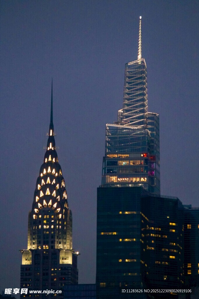 夜幕下的纽约摩天大楼