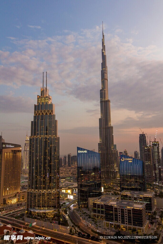 迪拜城市天际线壮观景象