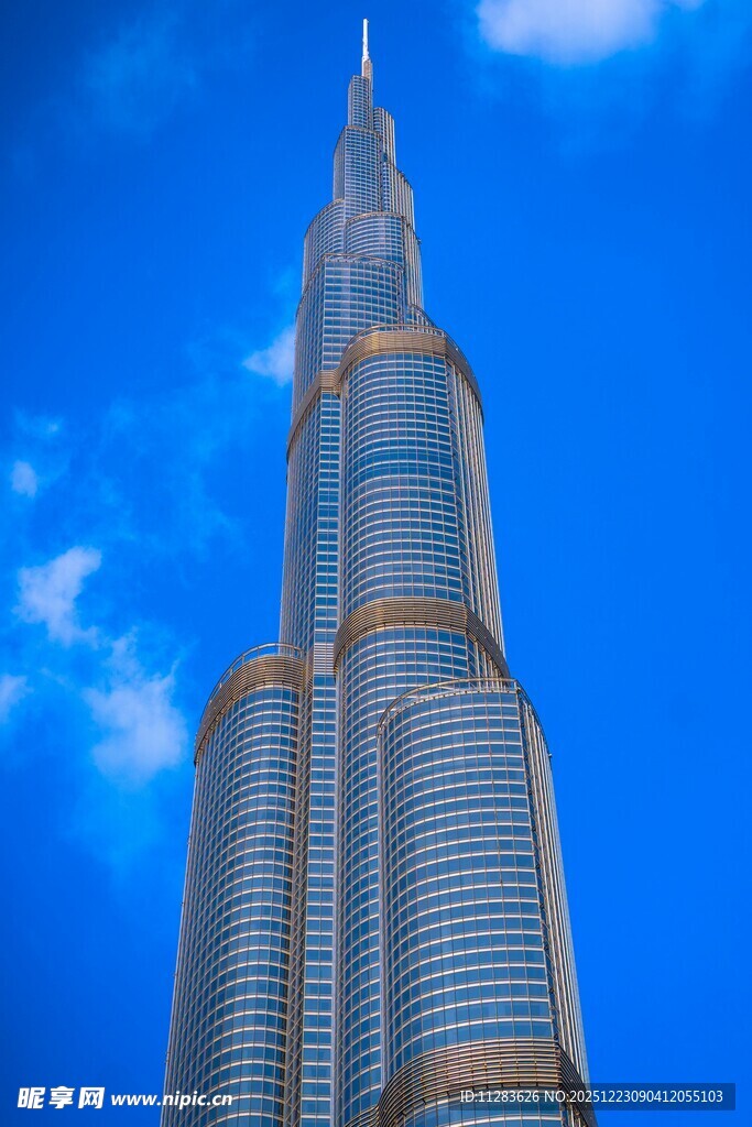 高耸入云的迪拜哈利法塔