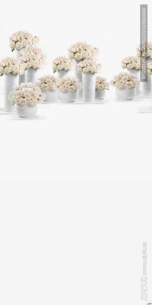 白色花卉摆件展示