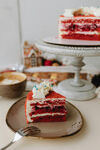美味红丝绒蛋糕切片展示