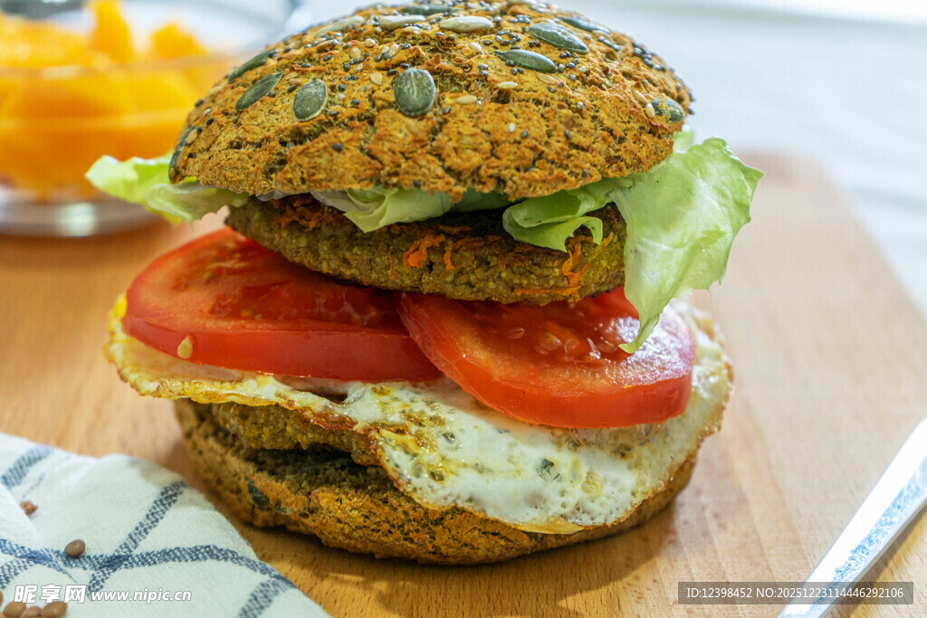 全麦蔬菜鸡肉汉堡