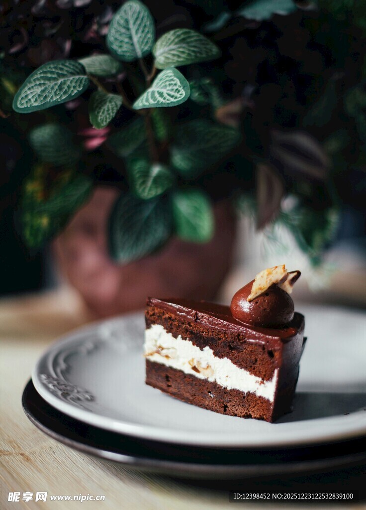 美味巧克力夹心蛋糕