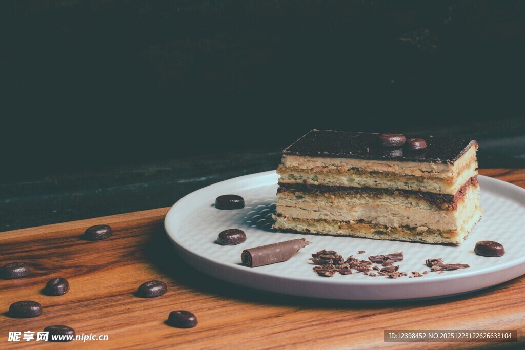 美味多层巧克力蛋糕