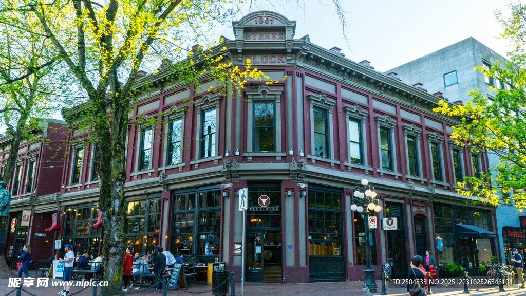 复古风格街边建筑