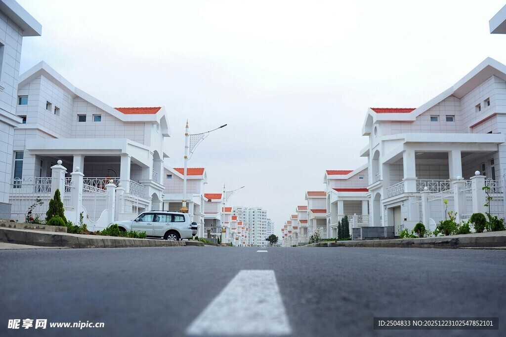 整齐排列的现代风格住宅区