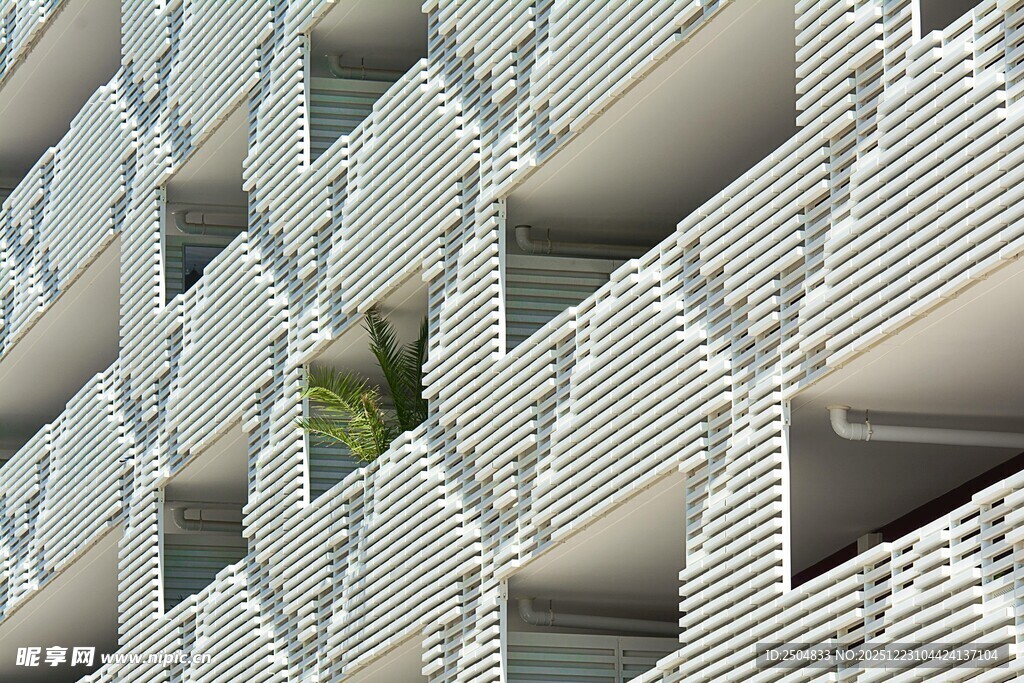 现代建筑独特几何外观