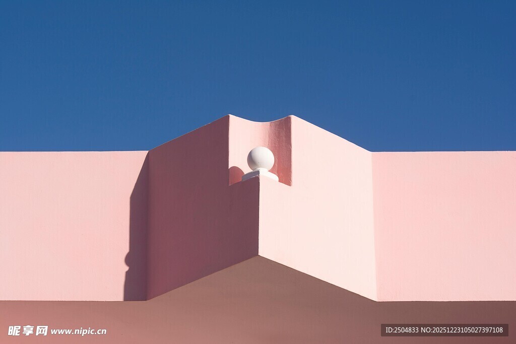 粉色建筑的光影之美