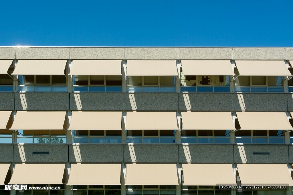 现代风格多层建筑外观