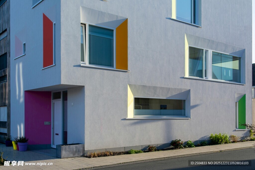 多彩立面的现代建筑
