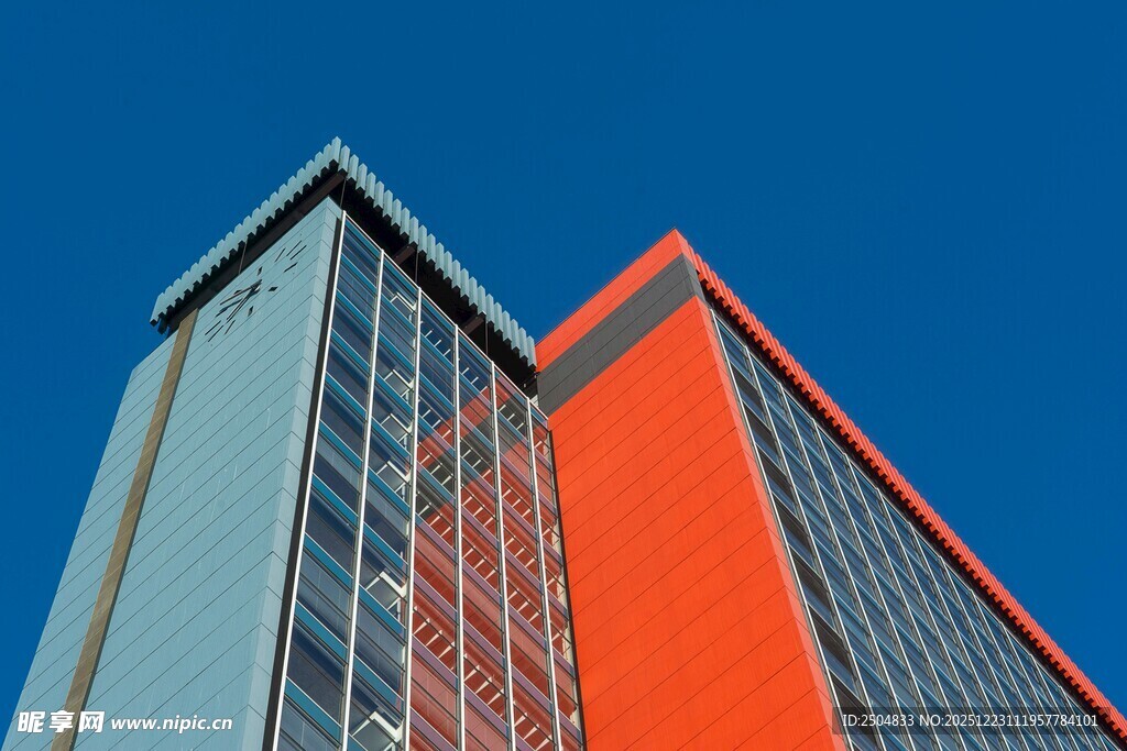 现代多彩高楼建筑外观