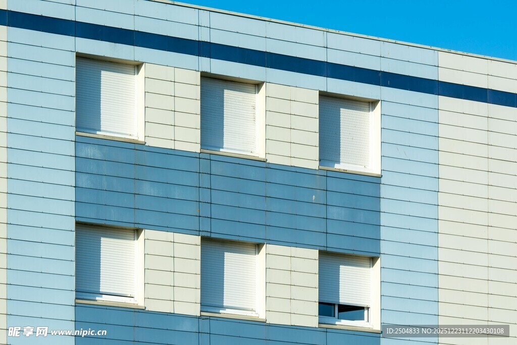 现代风格建筑外立面一角