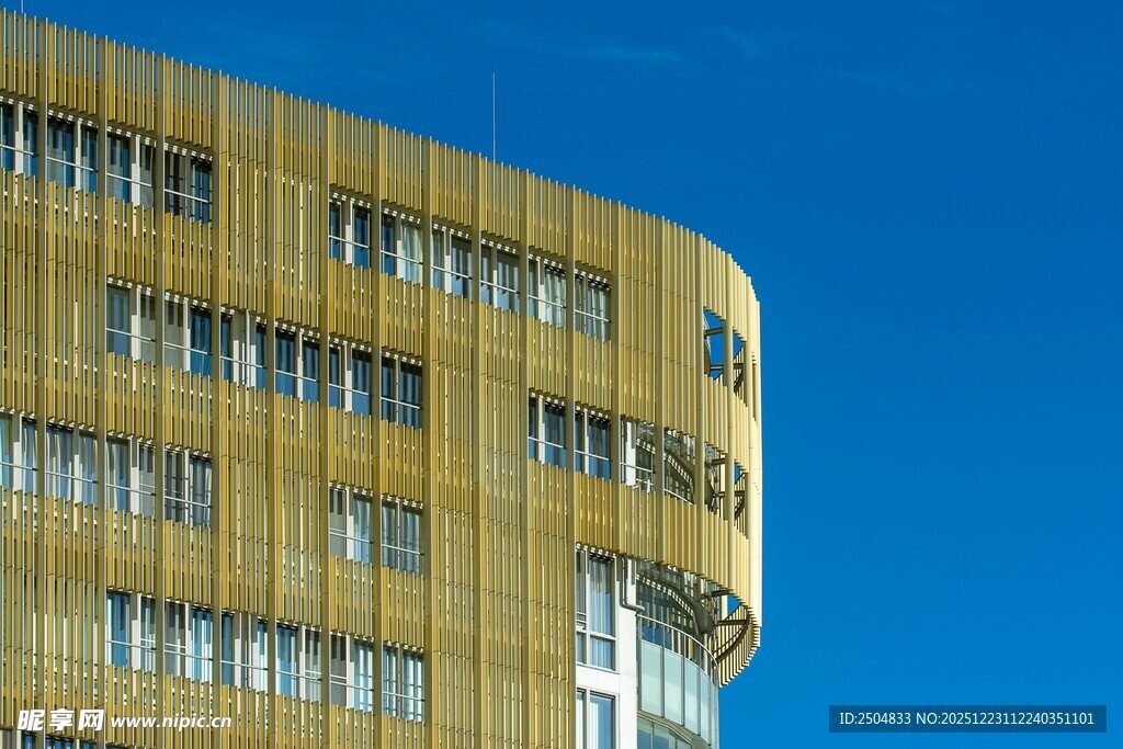 现代弧形建筑外观特写