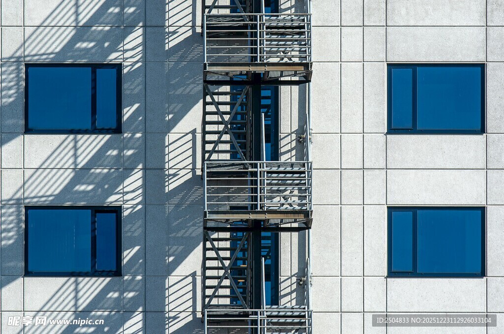 现代建筑外立面与楼梯设计