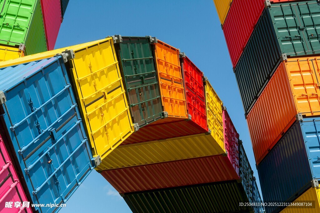 多彩积木建筑外观造型