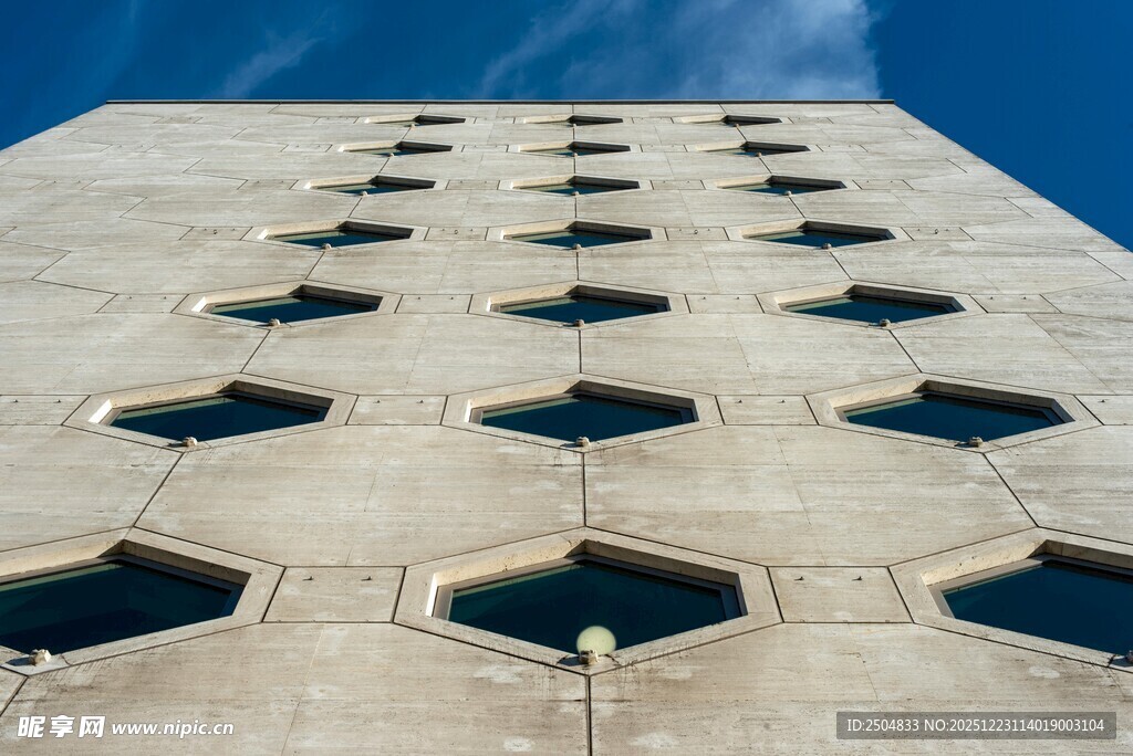 几何图案的高楼外观