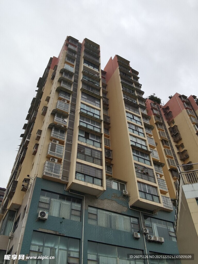 高层居民住宅楼外观