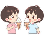 两个小孩开心吃冰淇淋