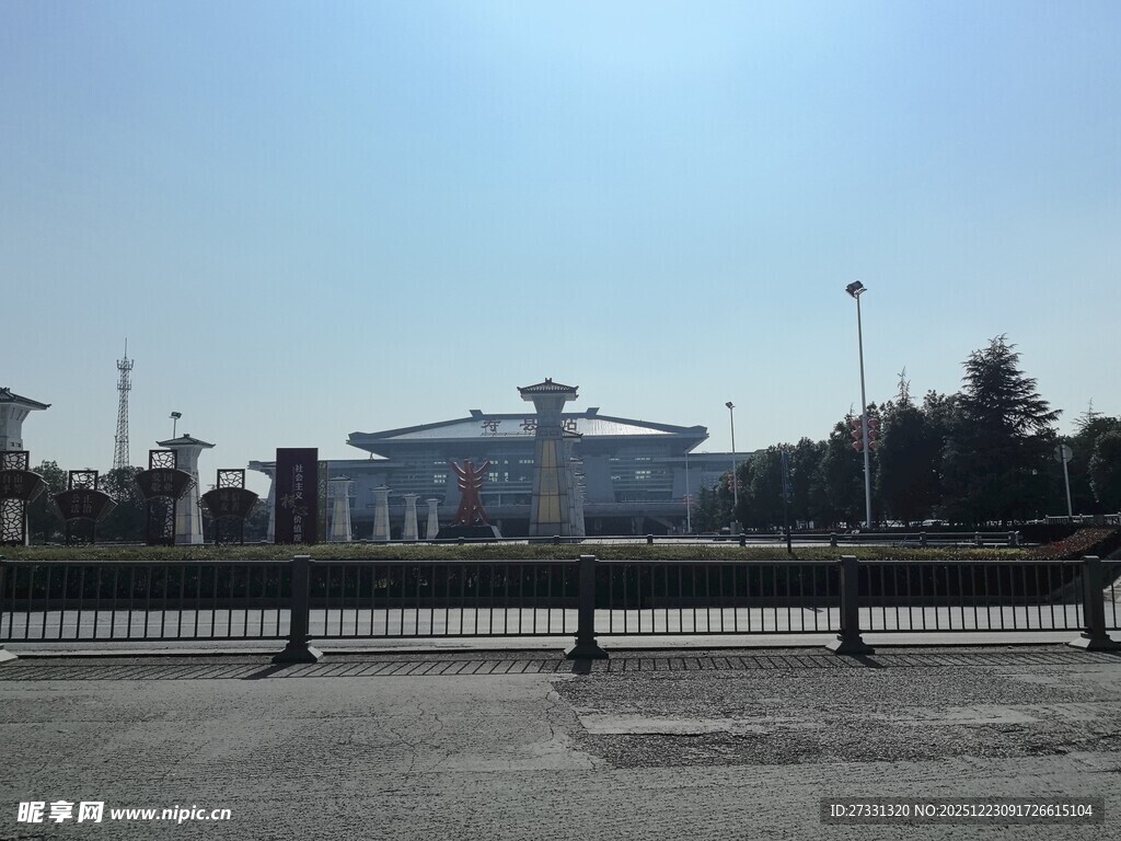 城市远景中的建筑物