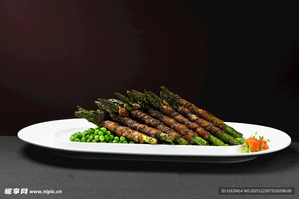 牛肉配芦笋