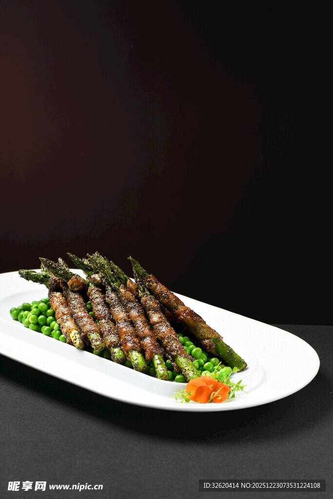 香煎牛排配时蔬