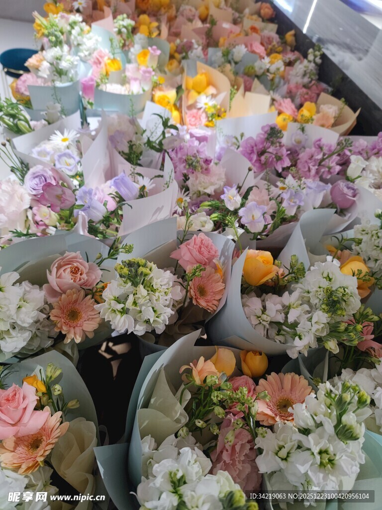 缤纷多彩鲜花待售